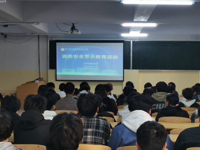 幻灯片和学生_副本.jpg
