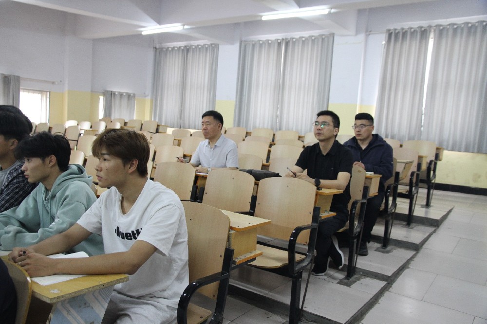 省高校思政课